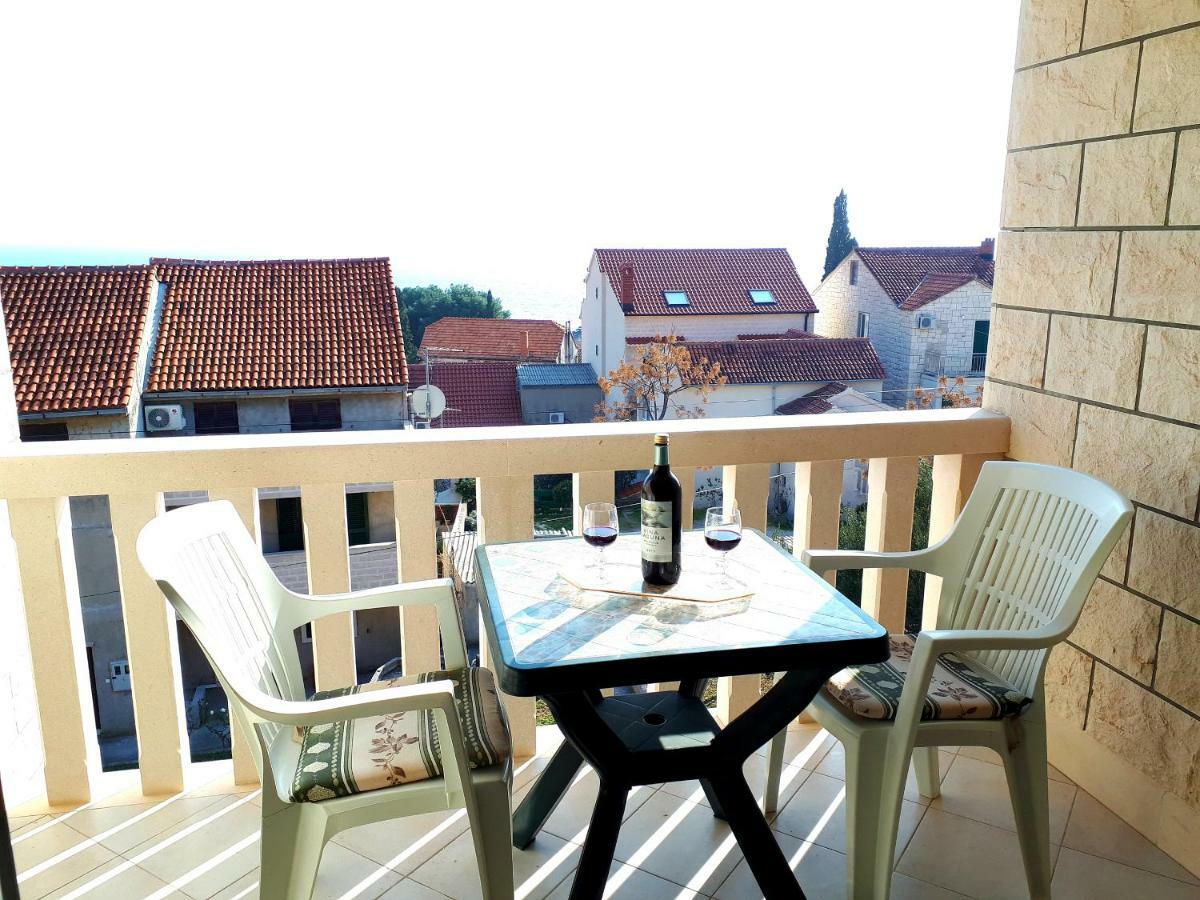 Apartments Dani Бол Екстер'єр фото
